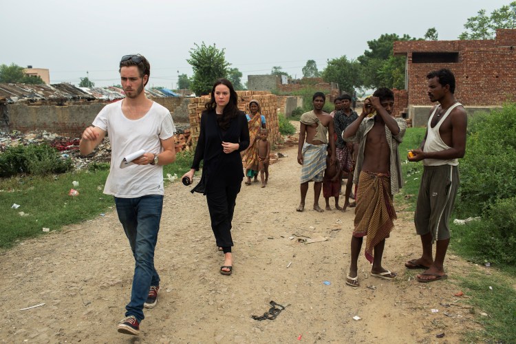 Kelly and volunteer Dylan Barber in Haryana, West Delhi, India (Photo: Matthew Abbott)